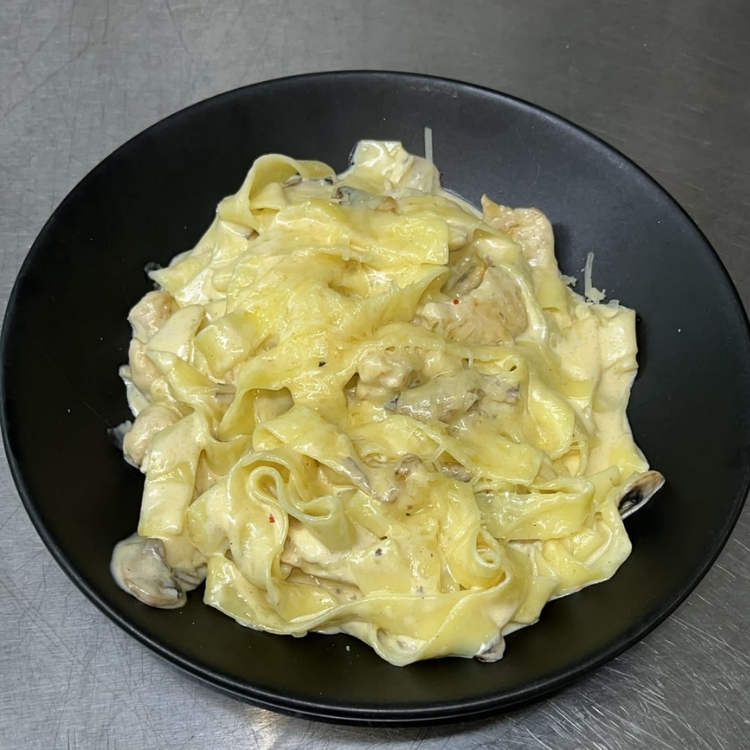Fettuccine Alfredo